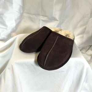 UGG Flat Sheepskin Slippers Men’s Size 9 Brown -NEW-